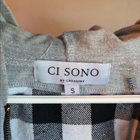 Long sleeve flannel with hoodie - Picture 3 of 4